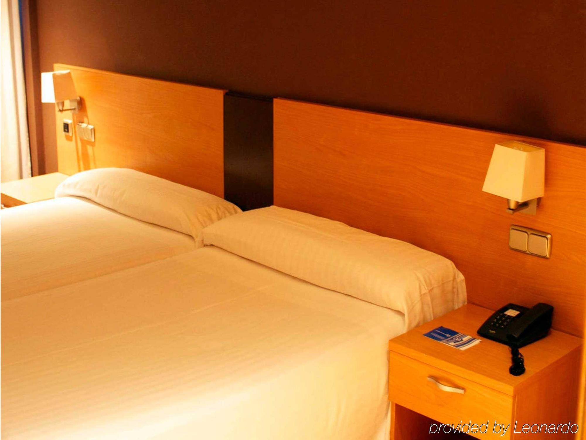 Hotel Exe Puerta San Pedro Lugo Pokoj fotografie