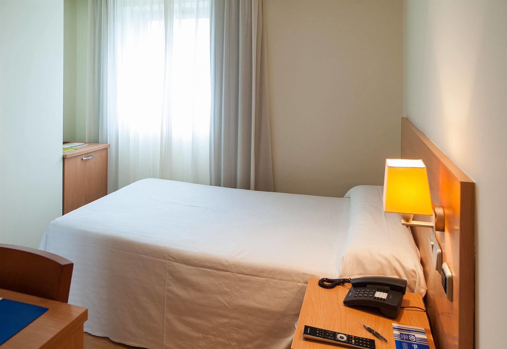 Hotel Exe Puerta San Pedro Lugo Exteriér fotografie