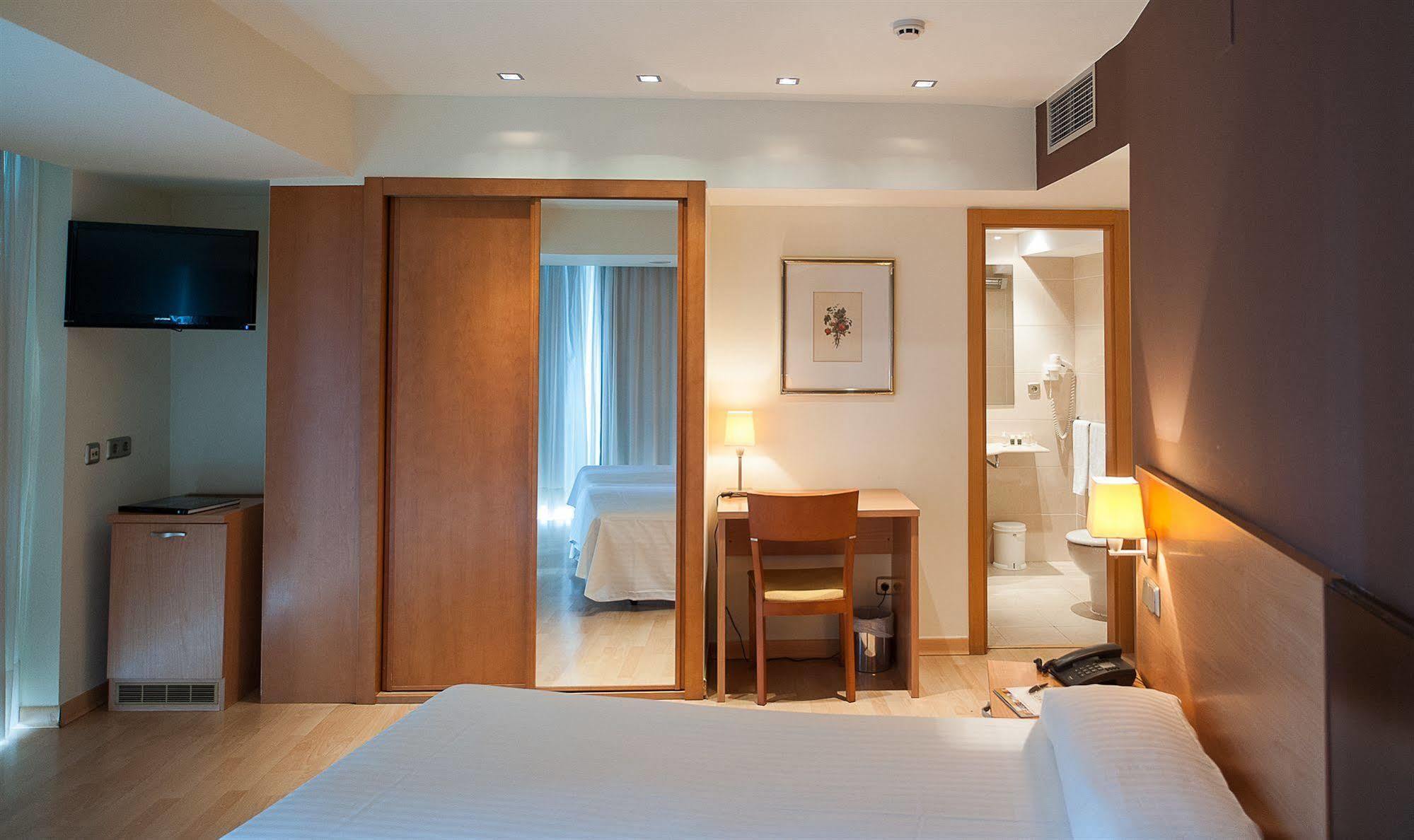 Hotel Exe Puerta San Pedro Lugo Exteriér fotografie
